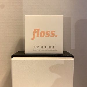 FLOSS EYESHADOW SQUAD - JUST PEACHY